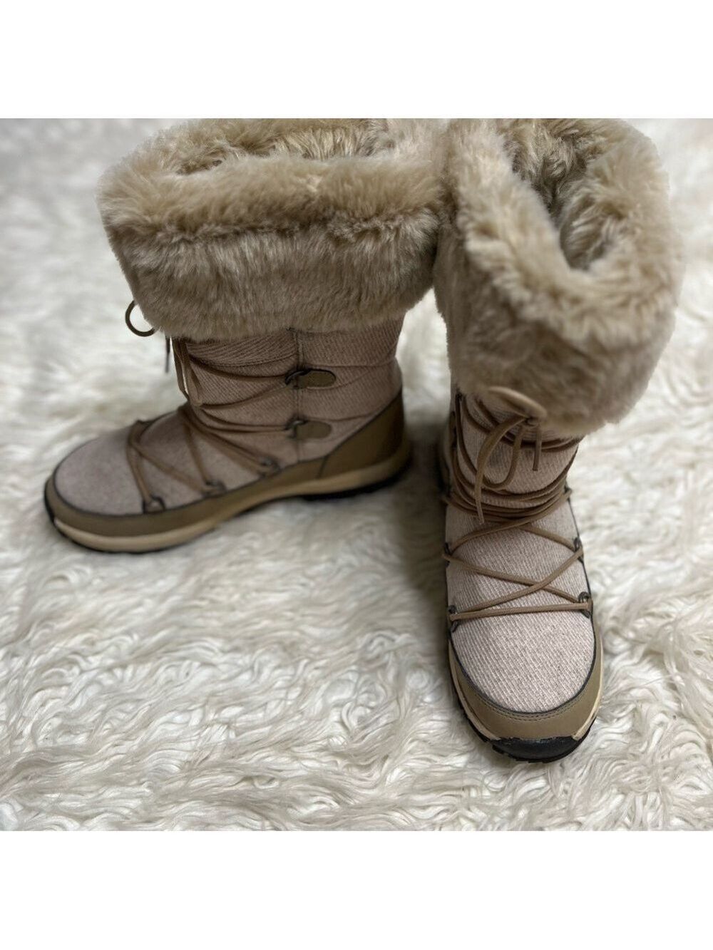Bearclaw 1932W Leslie Women’s Tan Faux Fir Winter Boots. Size 9